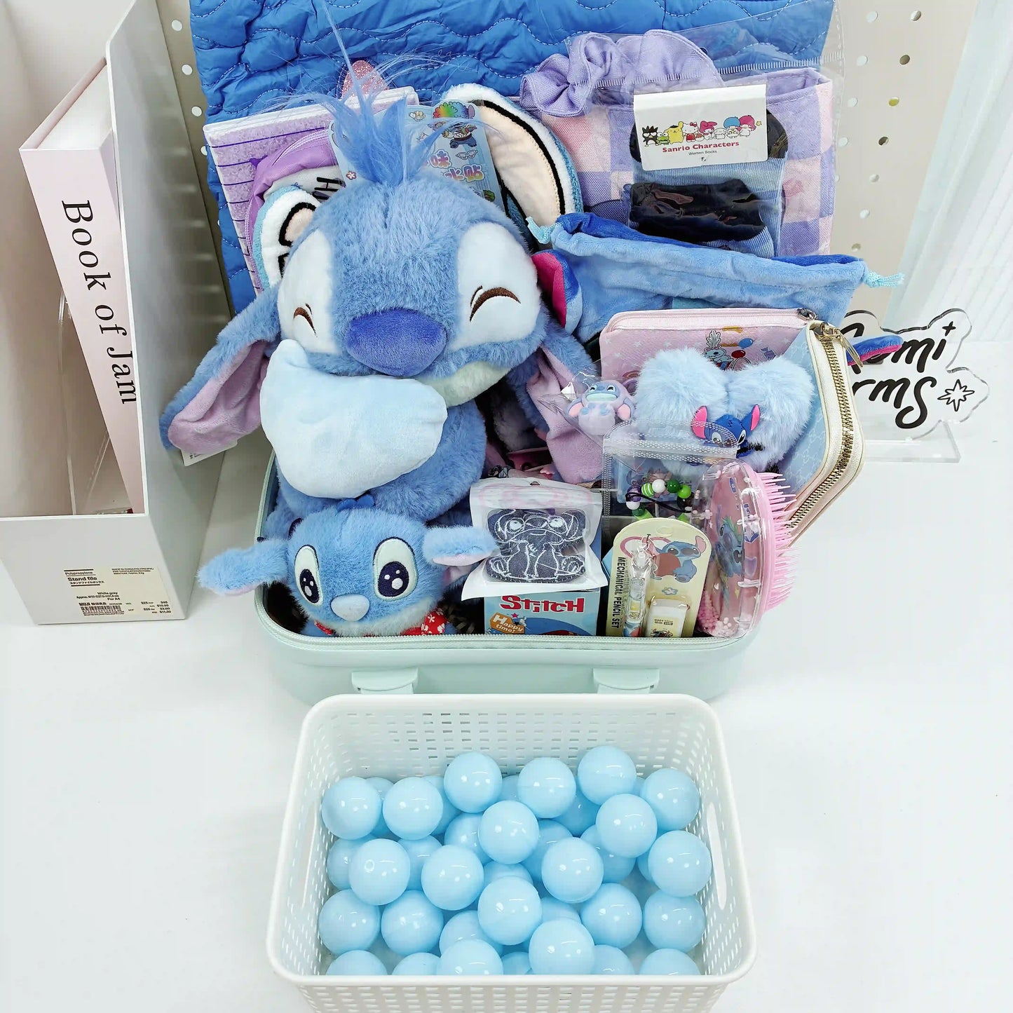 ST 14-Inch Suitcase Mystery Gift Box