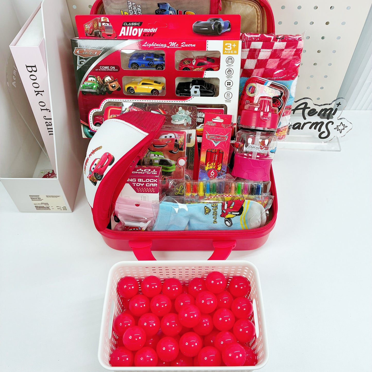 MQ 14-Inch Suitcase Mystery Gift Box